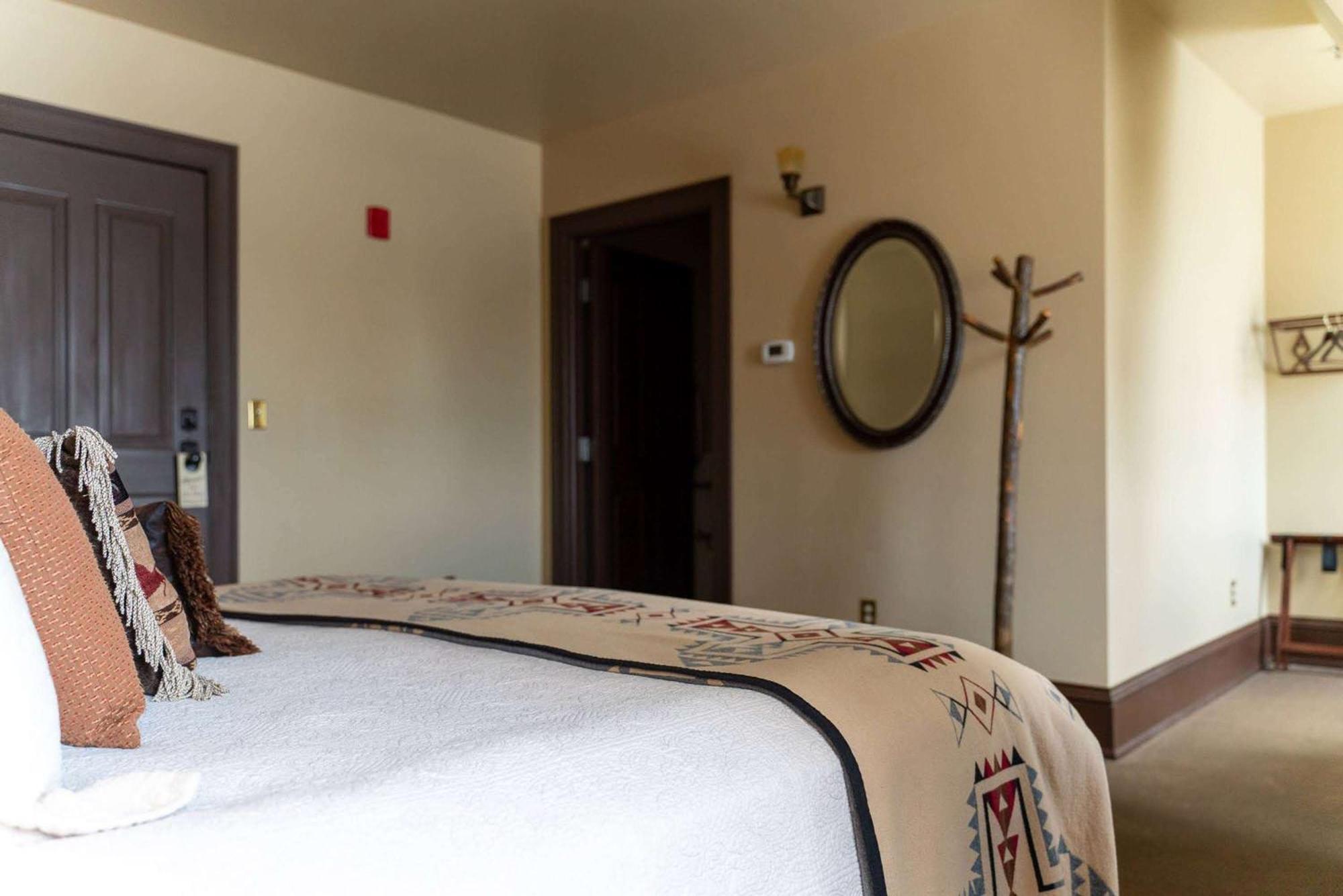 Sheridan Inn - Best Western Signature Collection Экстерьер фото